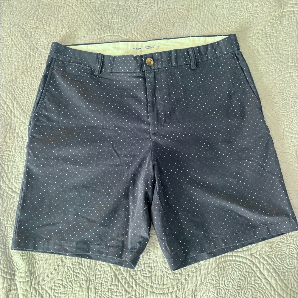 Old Navy Men’s 38 Navy Polka Dot Slim Shorts NWOT
